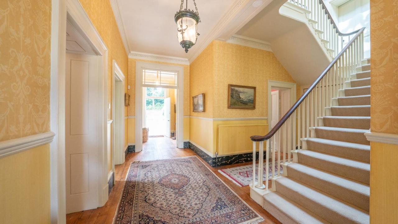 Pantybeiliau House Bed & Breakfast Gilwern Экстерьер фото