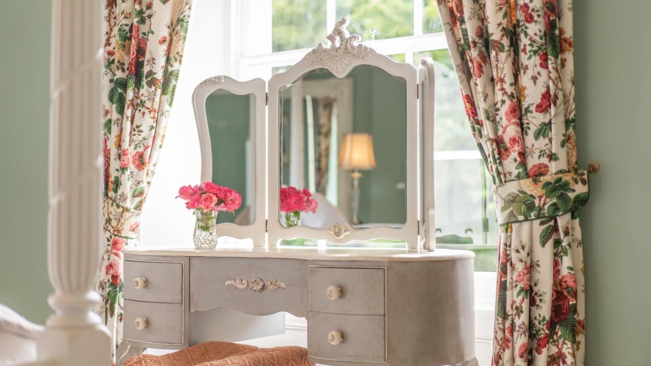 Pantybeiliau House Bed & Breakfast Gilwern Экстерьер фото