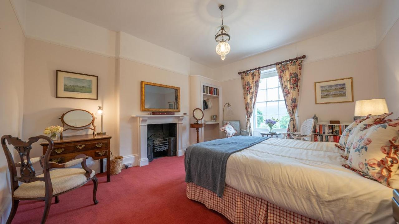Pantybeiliau House Bed & Breakfast Gilwern Экстерьер фото