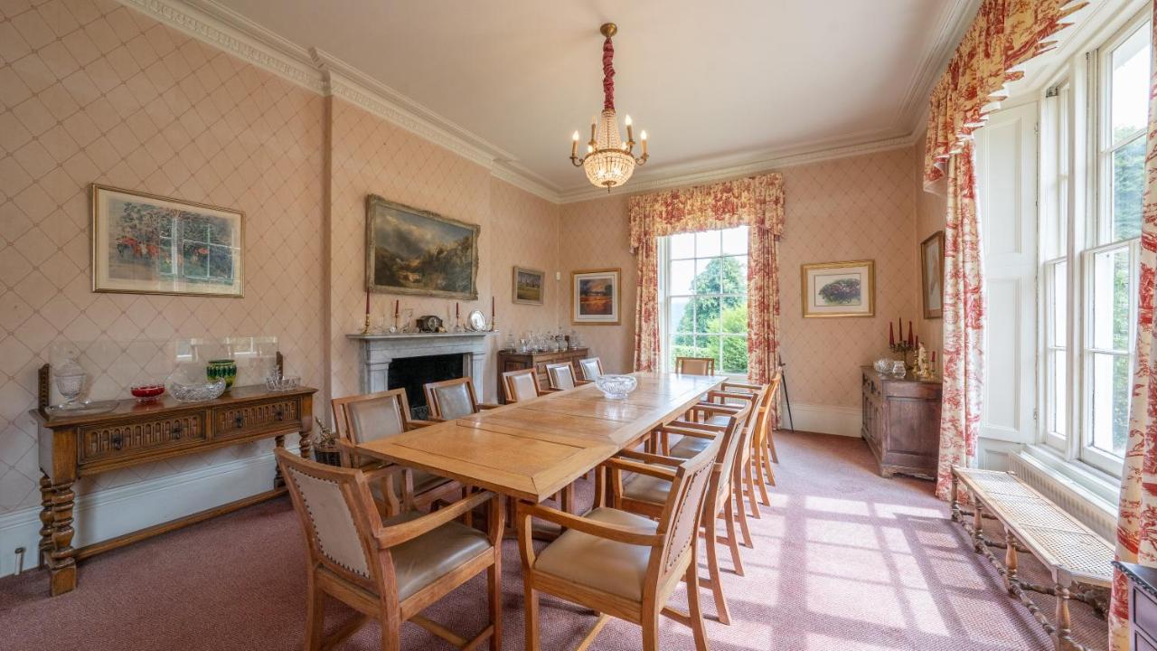 Pantybeiliau House Bed & Breakfast Gilwern Экстерьер фото